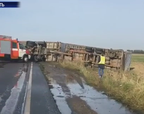 На кільцевій Борисполя перекинулася багатотонка, й перегородила майже всю трасу