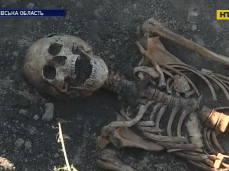Масове поховання радянських воїнів знайшли на Харківщині