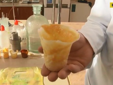 Сумской изобретатель делает чипсы из кожи и съедобные стаканы