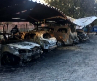 5 автомобилей сгорели на стоянке в Одессе