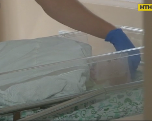 В Житомире жители высотки возле лифта нашли новорожденную девочку