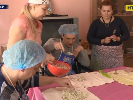 У Черкасах для дітей з інвалідністю відкрили кулінарний гурток