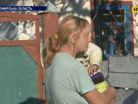 В Житомирской области пенсионер развращал 6-летнюю соседскую девочку