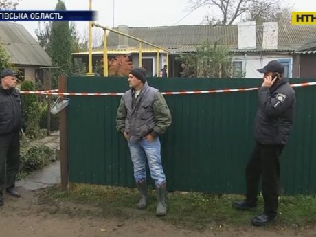 На Черниговщине в доме нашли двух мертвых детей, а их маму в петле