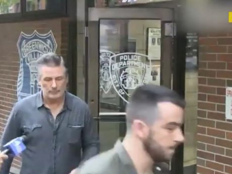 В Нью-Йорке арестовали за драку известного актера Алека Болдуина
