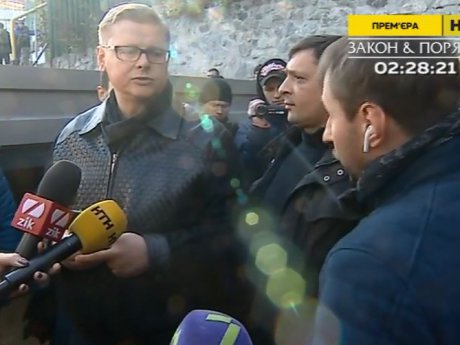 В Киеве продолжаются ожесточенные бои за Андреевский спуск: там возводят гостиницу высотой 30 метров