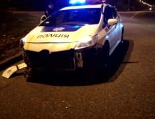 П’яний водій протаранив поліцейське авто у Вінниці