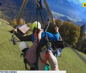 В швейцарских Альпах инструктор забыл пристегнуть туриста к дельтаплану