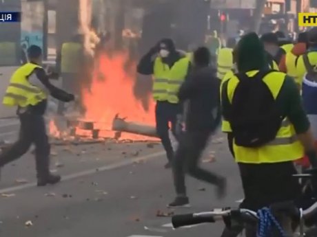 Во Франции ожидают вторую волну масштабных протестов