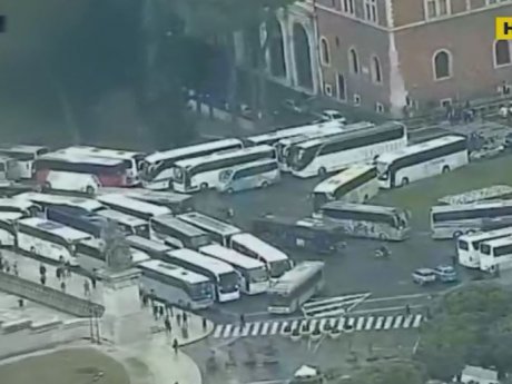 Центр Рима заблокировали 200 автобусов