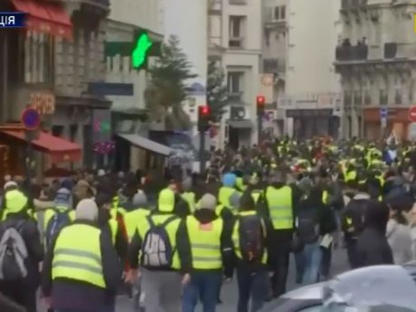 Протесты "желтых жилетов" охватили еще 3 французских города