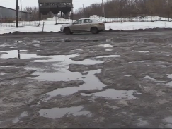 Списанные деньги: отремонтированная дорога в Черкасской области продержалась лишь 2 недели