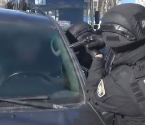 У Києві правоохоронець продавав інформацію з внутрішньої бази даних