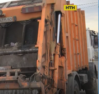 У Миколаєві дороги на сміттєвий полігон вкриті шаром поліетилену