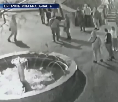 У Кривому Розі розгорівся скандал через відеоролик, у якому жорстоко побили працівників поліції