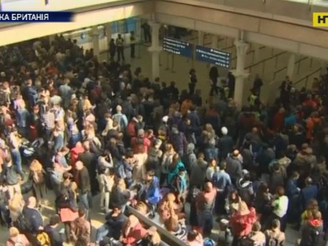Отчаянный протестующий заблокировал движение поездов между Великобританией и континентом