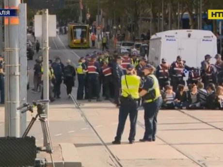 Австралийские веганы на несколько часов парализовали движение в центре Мельбурна