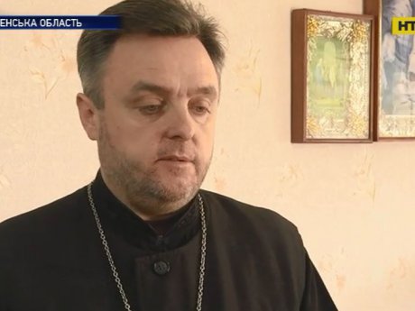 Сторонники новосозданной ПЦУ силой забирают у верующих Украинской православной церкви святыни