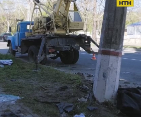 У Херсоні загинув водій, який влетів в електроопору