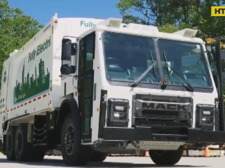 В США представили первый электрический мусоровоз