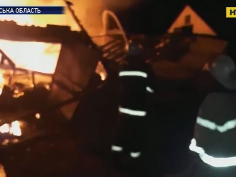Масштабный пожар бушевал всю ночь в городе Золочеве Харьковской области