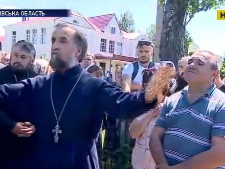 На Черниговщине между селянами вспыхнул религиозный конфликт