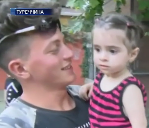 В Турции парень спас 2-летнюю девочку