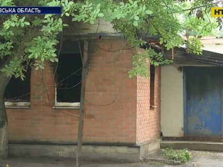 На Полтавщині юнак зарубав батьків і підпалив хату