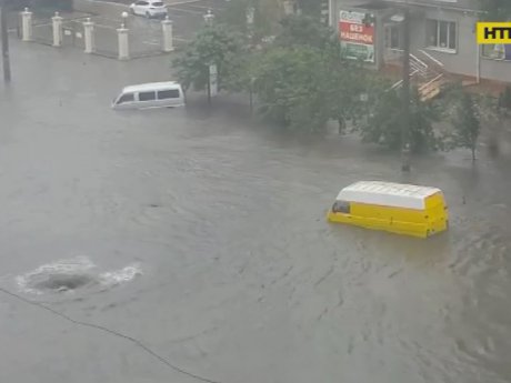 В Одесской области бушует стихия - смерчи и ливни