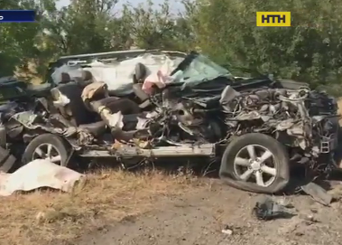 Пасажирка загинула, водій дивом вижив у карколомній аварії на Херсонщині