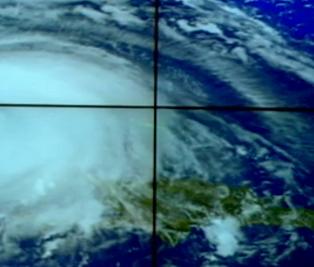 Потужний тропічний шторм Доріан насувається на східне узбережжя США
