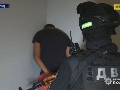 Правоохранители провели масштабные обыски на Закарпатье