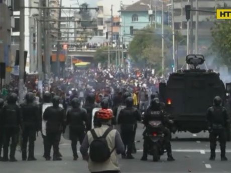 Из столицы Эквадора убежал президент Ленин Морено