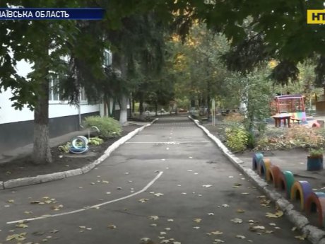 В Первомайске в детском саду воспитательница заклеивала детям рты скотчем