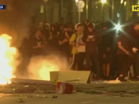 Барселона приходит в себя после ночного беспорядка и готовится к новым противостояниям