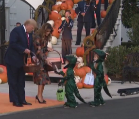 Хелловін у Білому домі: Дональд Трамп влаштував прийом для дітей