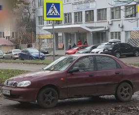 В Днепре на зебре возле школы водитель сбил мальчика