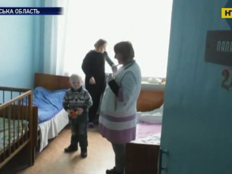 Медики районної лікарні на Черкащині можуть залишитись без зарплати