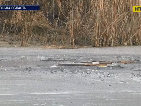 На Полтавщине мужчину нашли мертвым и вмерзлым в лед