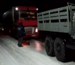 Первый снег парализовал украинские дороги