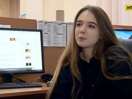 У Києві дівчина хотіла купити айфон та стала жертвою шахраїв