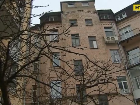 У Києві чорні ріелтори здали в оренду одну квартиру одразу кільком родинам