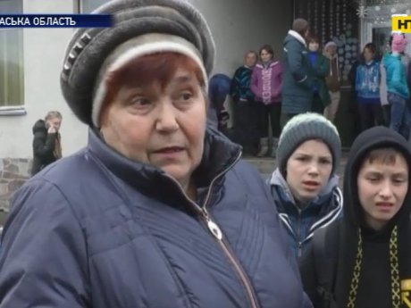 В Черкасской области родители требуют не закрывать школу