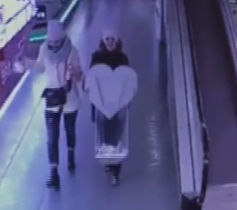 В Киеве две женщины украли коробку с деньгами, которые собирали для больного ребенка