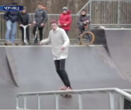 Наибольший скейт-парк в стране построили в Черновцах