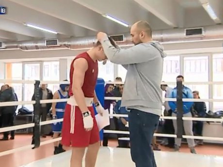В течение 4 дней более 100 киевских боксеров, парней и девушек, боролись за чемпионство