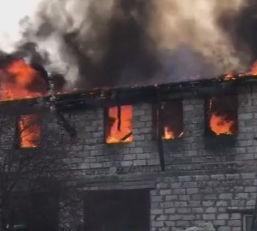 В Подільському районі столиці горить СТО з автомобілями