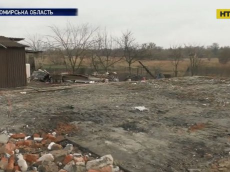 На Житомирщине в селе Ставище сгорел дом священника, отца 12 детей
