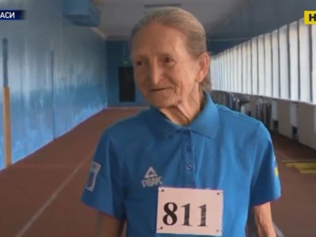 80-летняя жительница Черкасс установила рекорд Украины по бегу