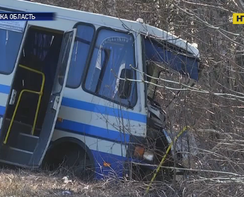 Троє людей загинули, ще восьмеро постраждали, у ДТП поблизу Сум